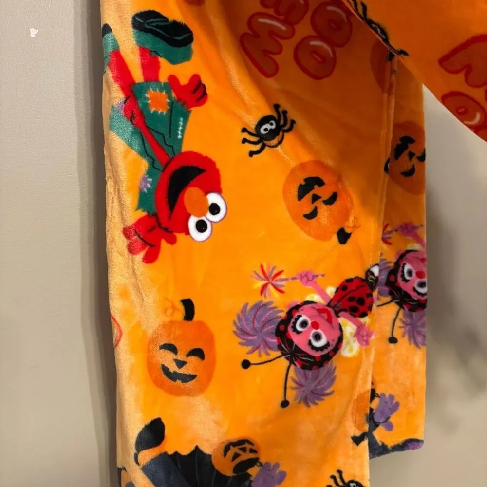 Sesame Street Halloween 50x60” Throw Blanket Elmo Cookie Monster Big Bird NWT